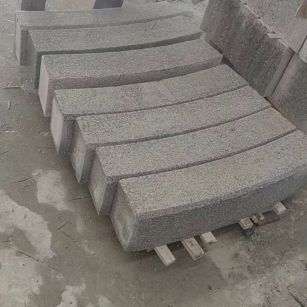 邢台芝麻白弧形路牙石