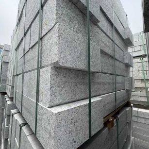 邢台芝麻白路牙石 马路牙子